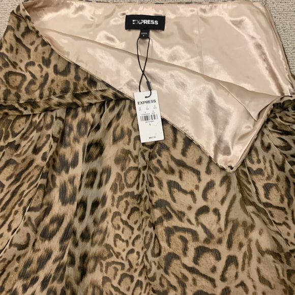 Express Leopard Print Mini Skirt- NWT- Size 4 - Picture 13 of 15